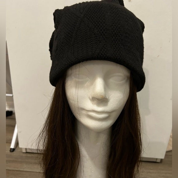 ⭐️Textured Cable Knit Beanie Bundle - Picture 8 of 9